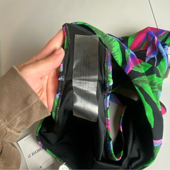 Forever 21 Size Large Swim Suit Bikini Set Black Tropical Print Vibrant Colorful - Picture 5 of 9